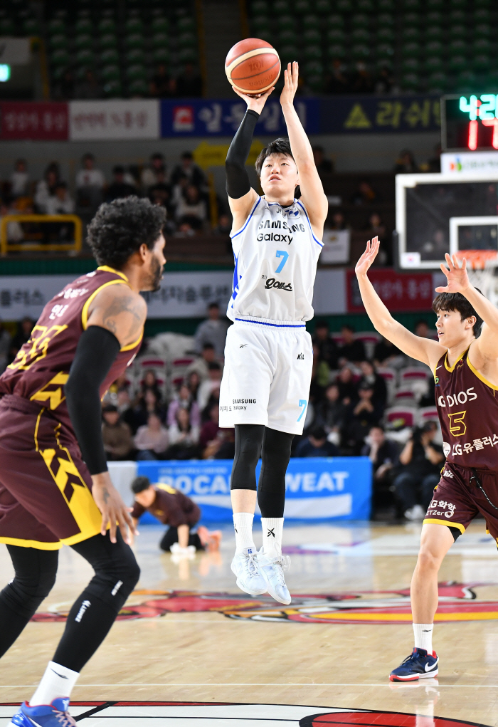  LG Yang Gi-deok trio dominated the game. 8479 Samsung stops it from winning five games in a row. LG's Perfect Shooting Selection, Dominated by Destiny