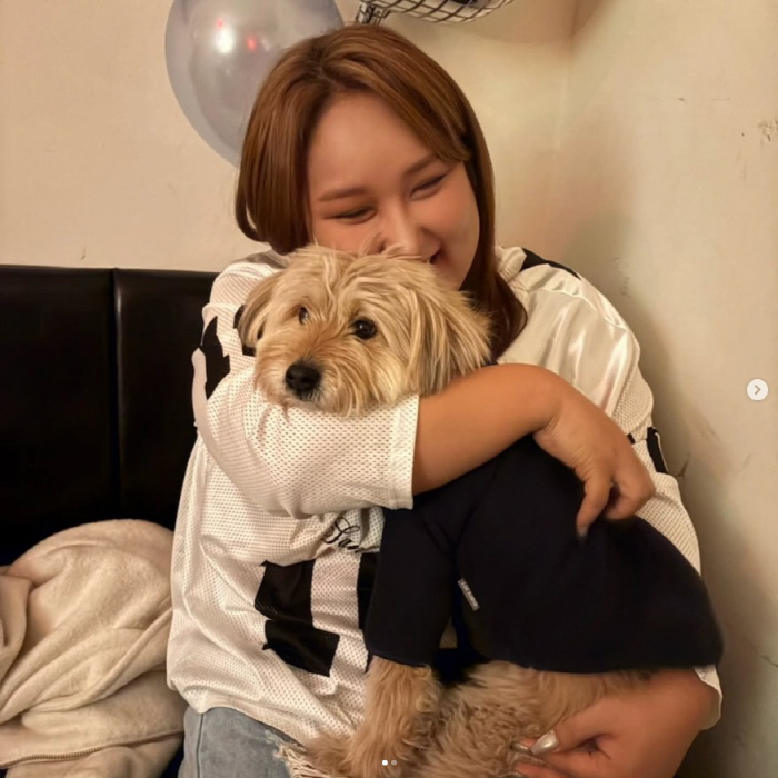 Satire, best friend Lee Hee-chul, I hope you can have a good heart with your pet adopted luxury dog