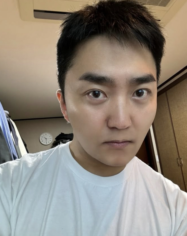 Yoo Byung-jae, ♥ Did Lee Yoo-jung ask you to push...My bare face without a beard. Why are you so handsome?