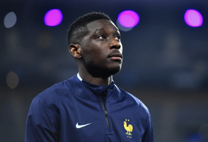 Even though Levi came forward, he was shocked to fail to recruit and was treated as Tottenham's third-rate player All-out recruitment of Colomuani → Defeated by Juventus, Tottenham's leadership was greatly disappointed