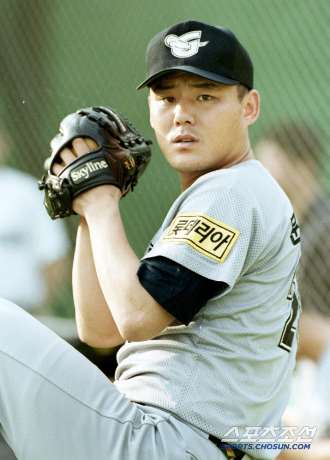 Lee Seung-yeop allowed a new record → Ace of 17 wins → Jung Soo-geun, FA compensation player…After 22 years, the hometown team returns to Busan, a man with a lot of luck. 