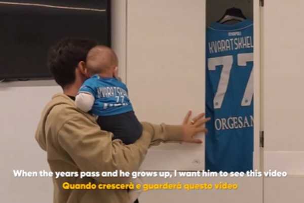 A touching farewell message left by Hvitsa, his official to PSG...Hi Maradona, hi Napoli