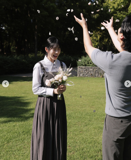 Re-marriage in June Seo Dong-ju, Handsome ♥ Wedding pictorial with her husband-to-be will be released...Honey-drenched eyes