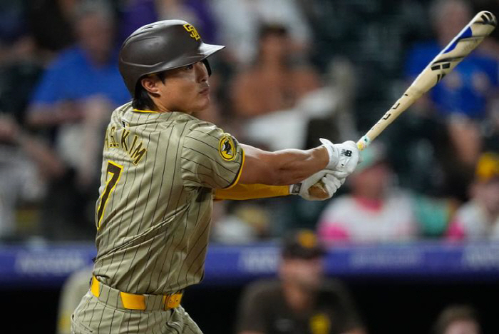 Attention, everyone! Did you see the swing? Kim Ha-sung, who is on the verge of FA Mia, revealed his batting training to change the atmosphere. It's unclear whether health issues will be answered