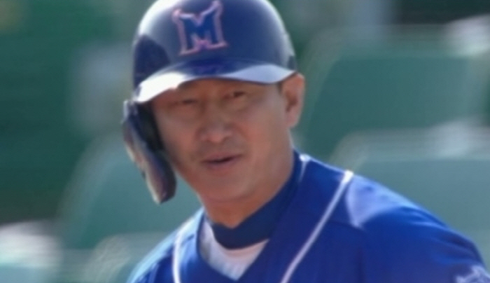 It was Ulsan Taek, but somehow...Park Yong-taek suffers a series of bad luck at Ulsan Stadium (strongest baseball)