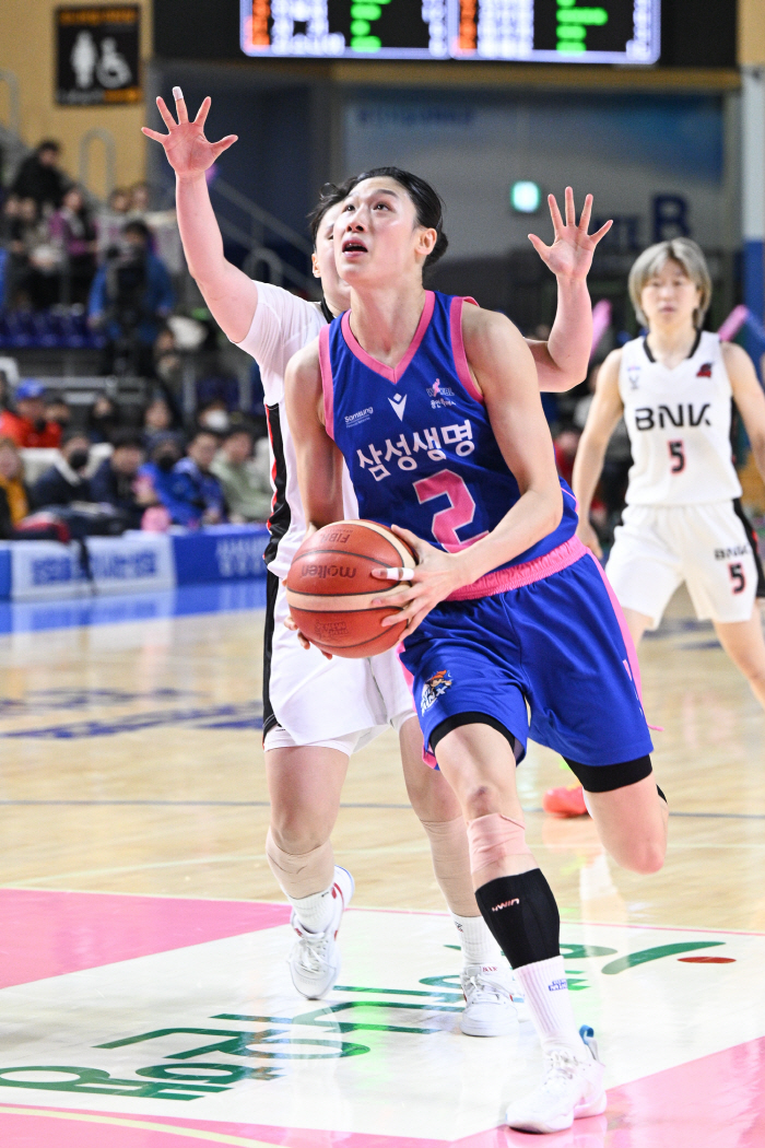 Lee Hae-ran took revenge on double-double  Kenya's preemptive Samsung Life Insurance and leading BNK