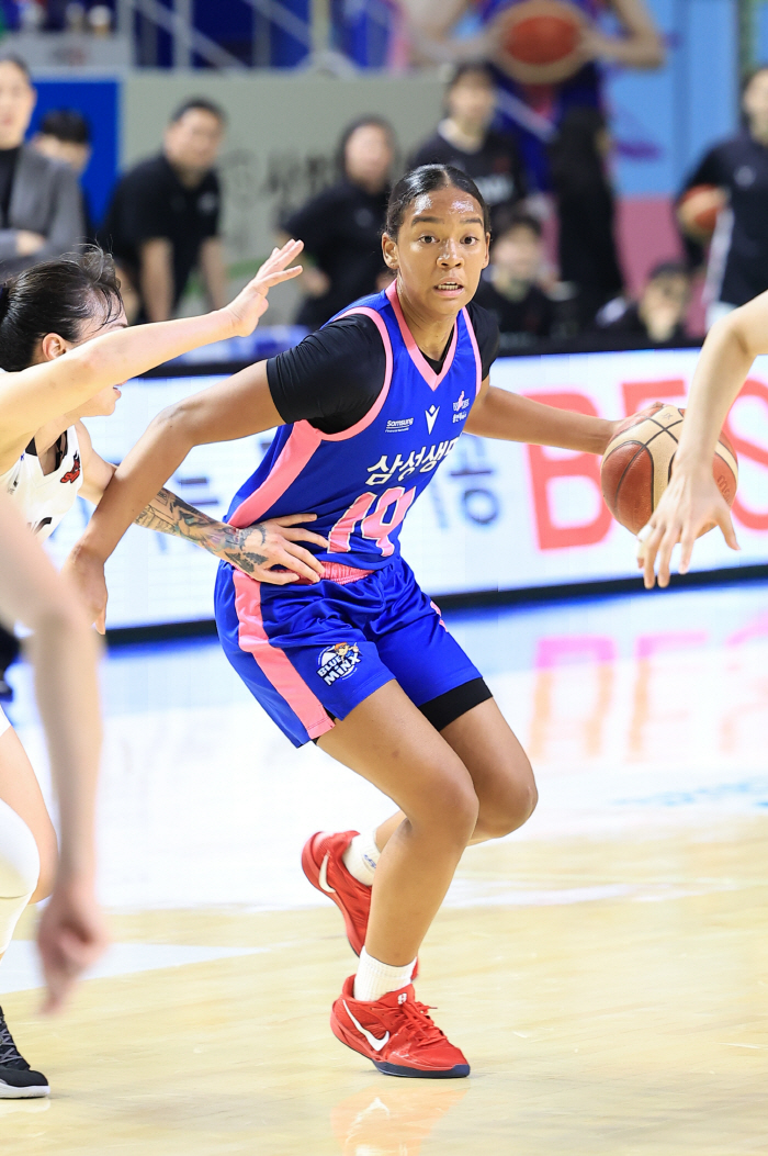 Lee Hae-ran took revenge on double-double  Kenya's preemptive Samsung Life Insurance and leading BNK