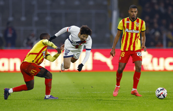 Prince PSG is crazy! Lee Kang-in's equalizer goal pass  dribble success rate 100% PSG wins 21 against Lance → 18 league games undefeated