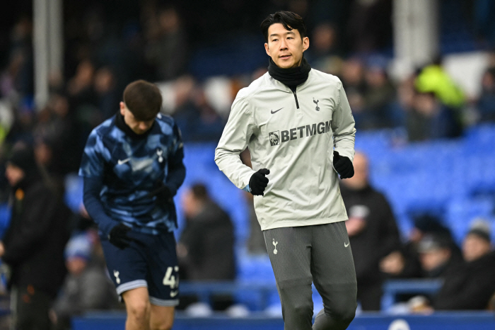 Tottenham downgrade like this? Moyes returns to Everton in the first half of 03...Son Heung-min lost 2 chances. 