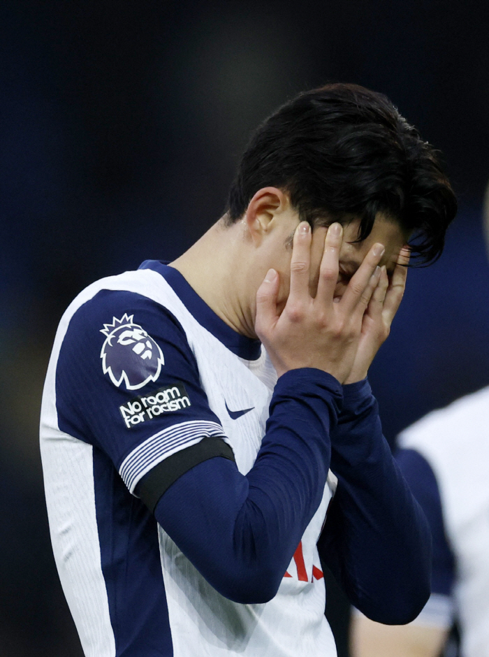 Don't point your finger! Son Heung-min's Big Chance Miss Media SON's salary is excessive...Tottenham lose to Everton in shock