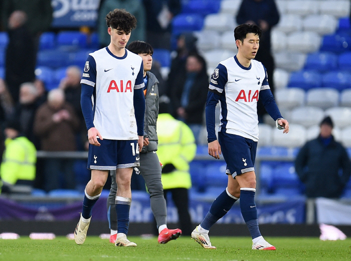 POSTECH's coach is aiming for Tottenham's championship cup supported by concrete despite falling to the bottom...Mourinho's replacement → lingering trophy