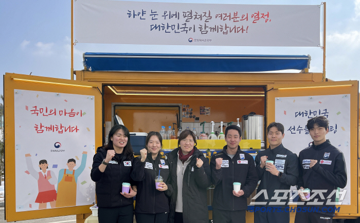 Your passion that will unfold on the white snow, Korea is with you! Vice Minister Jang Mi-ran → Harbin National University, Warm Coffee Tea Gift