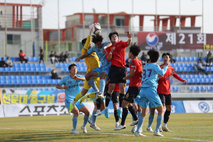  Choi Jae-young won again at the Sunmoon University, and reached the top after a penalty shootout at Jeonju University