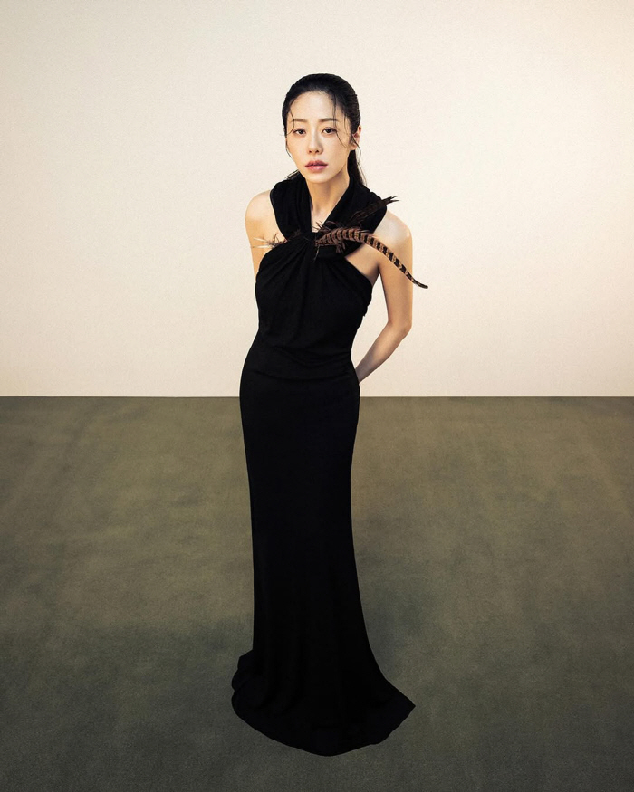 Ko Hyun-jung's thin armline in her intense aura after losing weight after major surgery