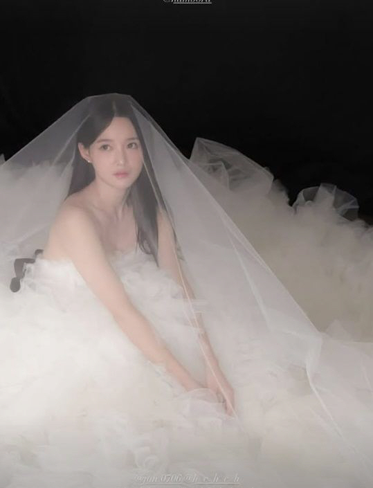 Nam Bo-ra Shares Wedding Pictorial Ahead of May Marriage