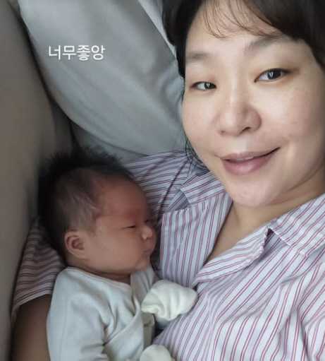 Jeong Ju-ri, fifth childbirth. I love my swollen face so much that I can't recognize it