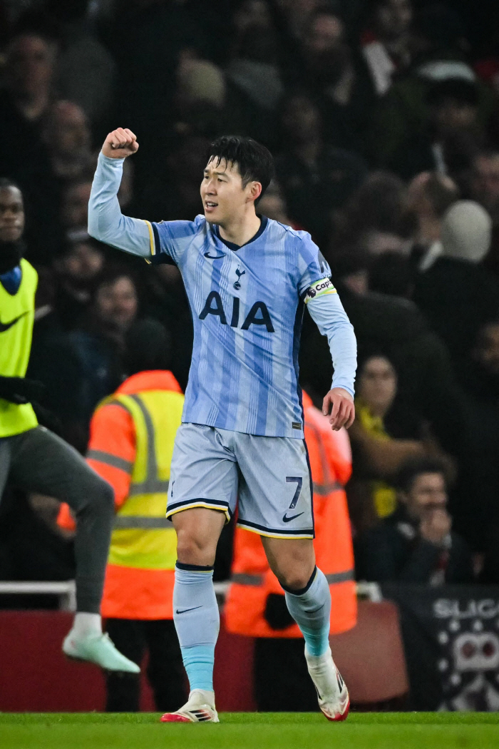 Let's really get out! Son Heung-min Na is called by his old teacher Conte amid criticism from Tottenham fans, Serie A's No. 1 Napoli Love Call as a substitute for Hvicha to PSG