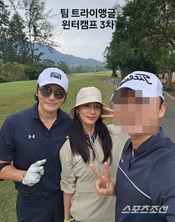  Jang Dong-gun ♥ Ko So-young, a friendly two-shot captured on the golf course... The parakeet couple's chemistry is as good as ever