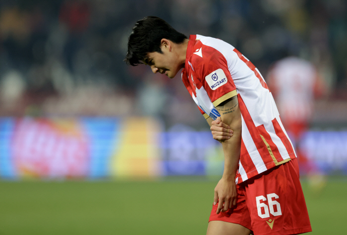 Seol Young-woo, who returned to military training, failed to advance to the round of 16 in the UCL after losing 23 stone to PSV despite his strong performance for 71 minutes