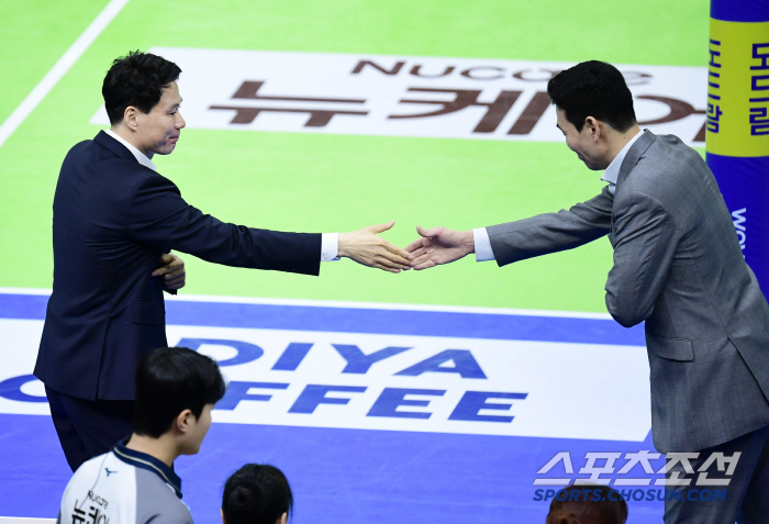 1 win is this difficult. Director Ko Hee-jin and Kang Hyung-sik, blood drying, 5 sets of close matches, breathtaking off-the-court match 