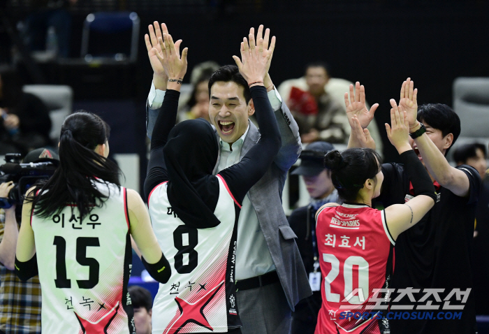 1 win is this difficult. Director Ko Hee-jin and Kang Hyung-sik, blood drying, 5 sets of close matches, breathtaking off-the-court match 