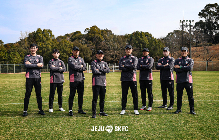 Jo Byung-guk Jo Jae-chul, Coach Jo Byung-guk, Jeju SK, has completed the formation of the coaching staff for the 2025 season