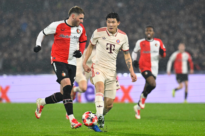 Kim Min-jae's shocking early replacement allowed Munich PK...Feyenoord Struggles With Hwang In-beom Absent