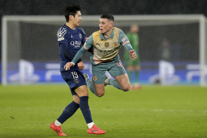 Shocking! Lee Kang-in played for 45 minutes and replaced early...2 goals lost in PSG as soon as LEE left