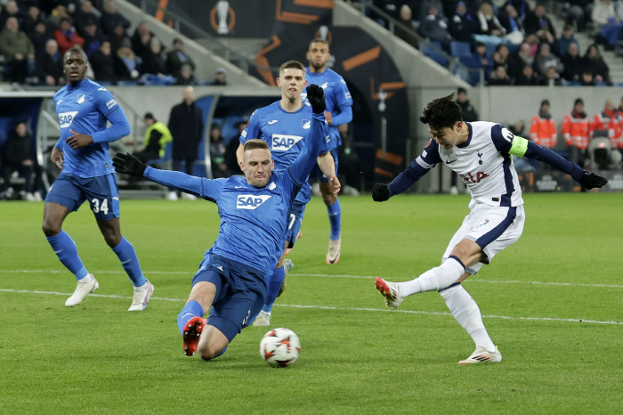  Son Heungmin's 9th goal of the season! Tottenham end first half of 20 lead away from Hoffenheim!