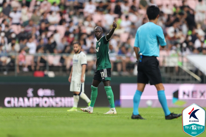  Incheon's promotion winning move establishes the strongest trio with the Jeonbuk ace, Baro Umpung, Mugosa Zerso