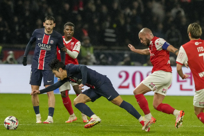 Fake No. 9 → Midfielder Lee Kang-in also drew 11 with PSG and Reims in their 60th minute debut match