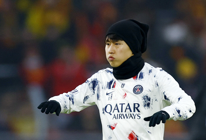 Fake No. 9 → Midfielder Lee Kang-in also drew 11 with PSG and Reims in their 60th minute debut match