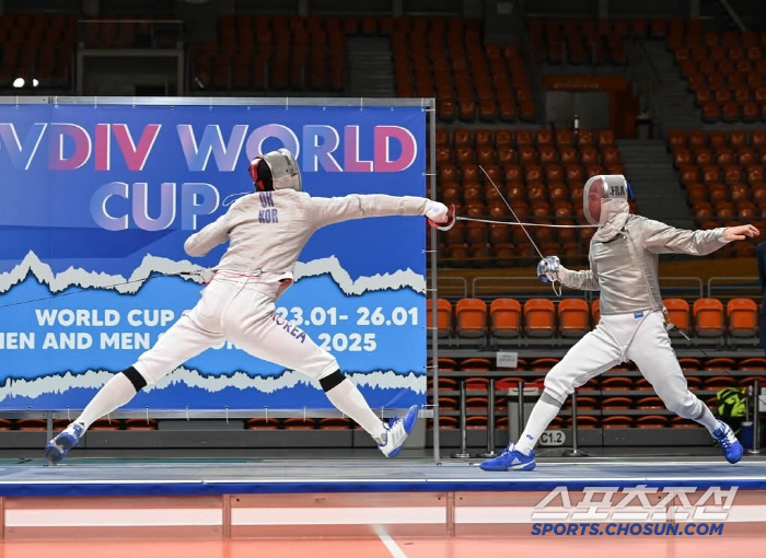 Fencing Emperor's Return Oh Sang-wook defeated the current world No. 1 to win the Plovodiff World Cup! Park Sangwon is also in third place. The Avengers in the new year!