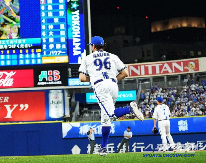 In the end, the Major League door did not open, winning the Cy Young Award, Bauer returned to Yokohama after a year, and lost 10 games in the Mexican League last year 