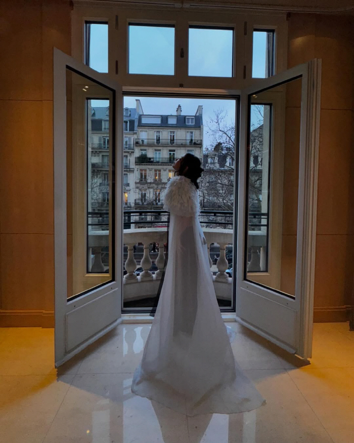 Jennie Stuns at Paris Chanel Show