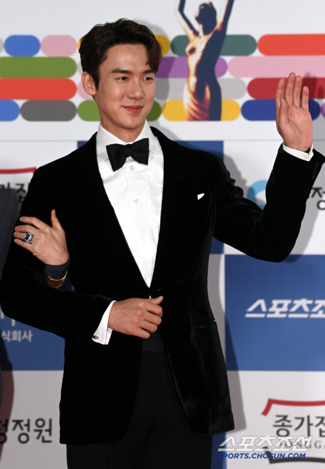 New Artist Yoo Yeon-seok, Yoo Jae-seok  MC Mom...I raised him and raised him (SBS Entertainment Awards)