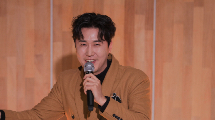 Shin Seong confesses to the family history of tears → cerebral infarction → gave up audition after collapsing from cerebral hemorrhage (Let's live together)