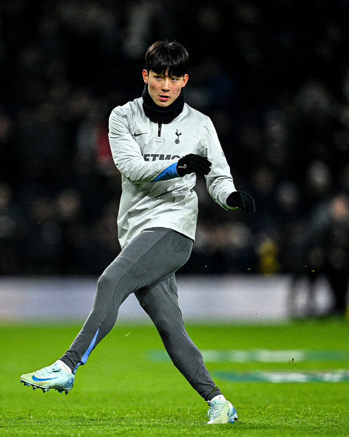  Son Heungmin became Park Ji Sung's junior Yang Min-hyuk left Tottenham and confirmed QPR lease No. 47 until the end of the season