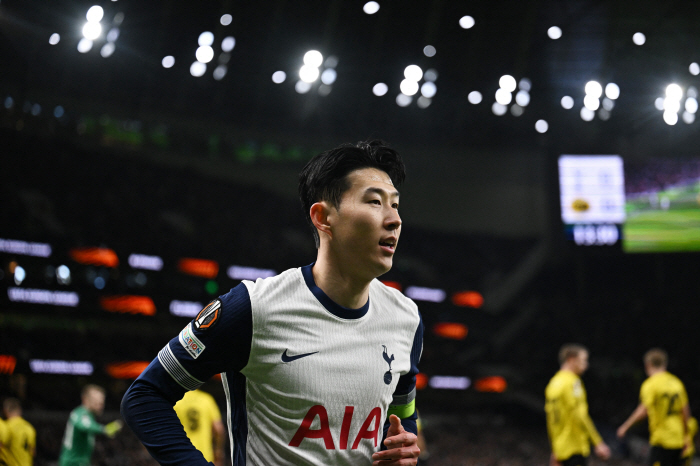 Left domination  captain's class, Son Heung-min, fans acknowledged it! an average rating of 7.55