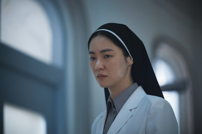 Jeon Yeo Been Shines in ‘Dark Nuns,’ Delivering a Haunting and Powerful Performance