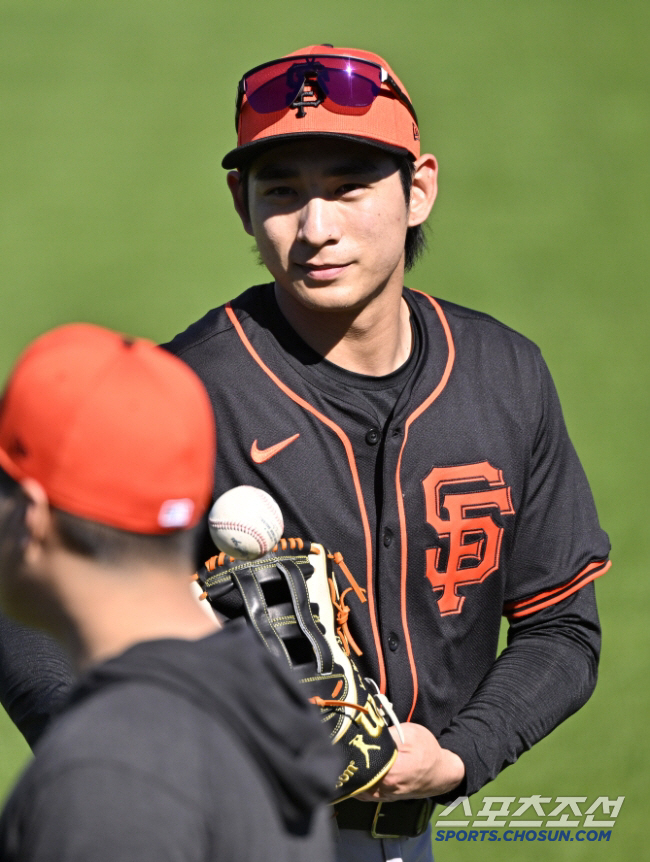 It's a 160 billion plus six-year contract... Lee Jung-hoo, did you lose trust in the team in a year?  will shake its position in the discussion of recruiting MVP-class center fielder