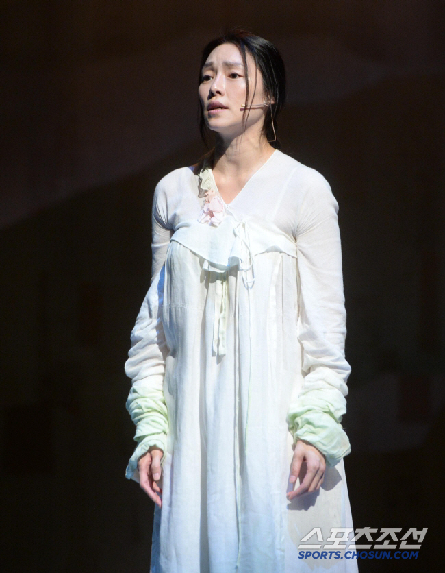 Cha Ji-yeon collapsed as her body in the emergency room was paralyzed during the performance (Dongsang Imong 2)