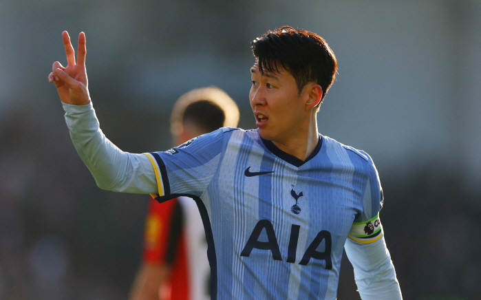  Son Heung Min's corner kick, one-man show to induce his own goal! Tottenham win away to Brentford! Escaped the league for the fourth time in a row