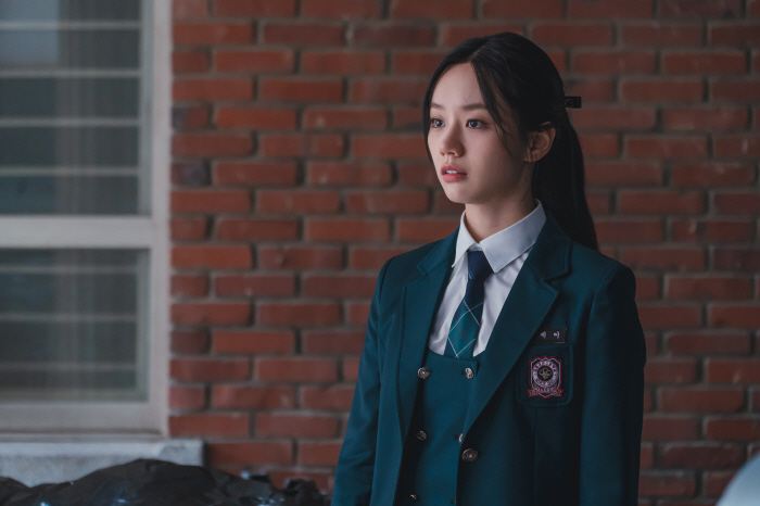 Hyeri Takes on a Darker Role in Mystery Drama 'Friendly Rivalry '