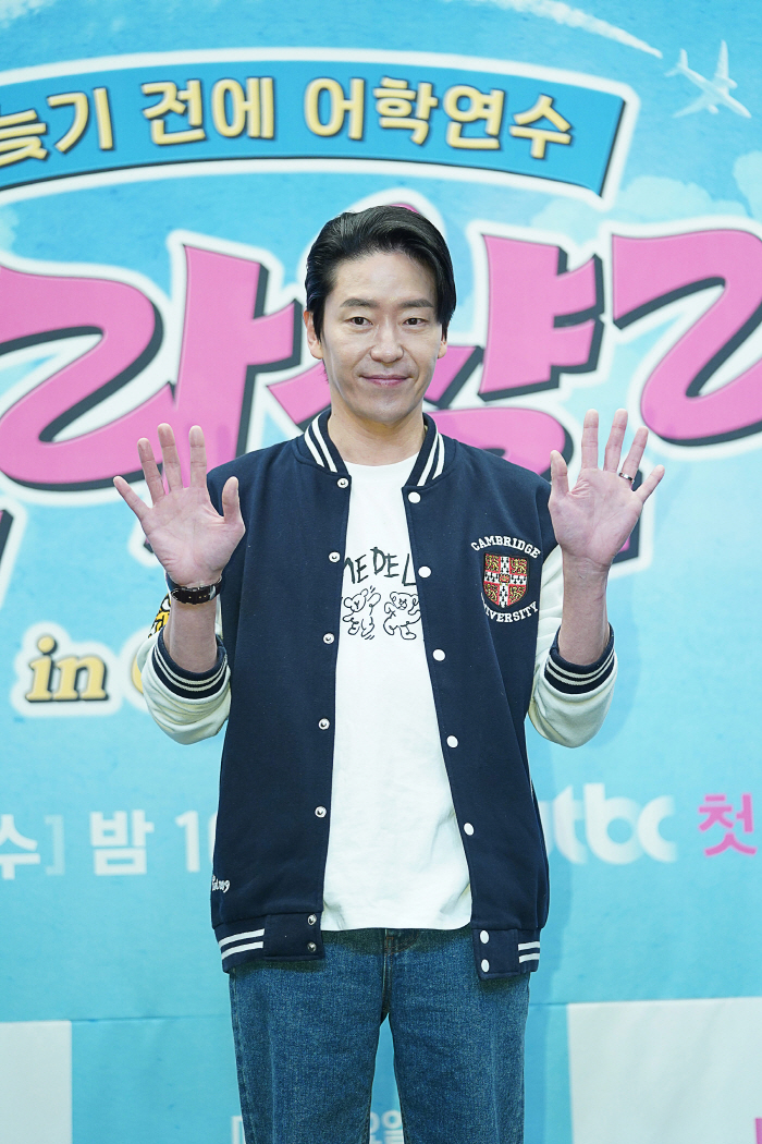  The average age of 52.8 years old, Sung Dong-il, Kim Kwang-gyu, Jang Hyuk, Um Ki-jun, and Shin Seung-hwan's left-handed English challenge JTBC Shalashala 