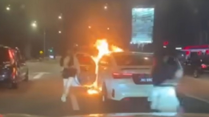 After a marital fight, my wife stops her car and sets it on fire...Start with a minor misunderstanding