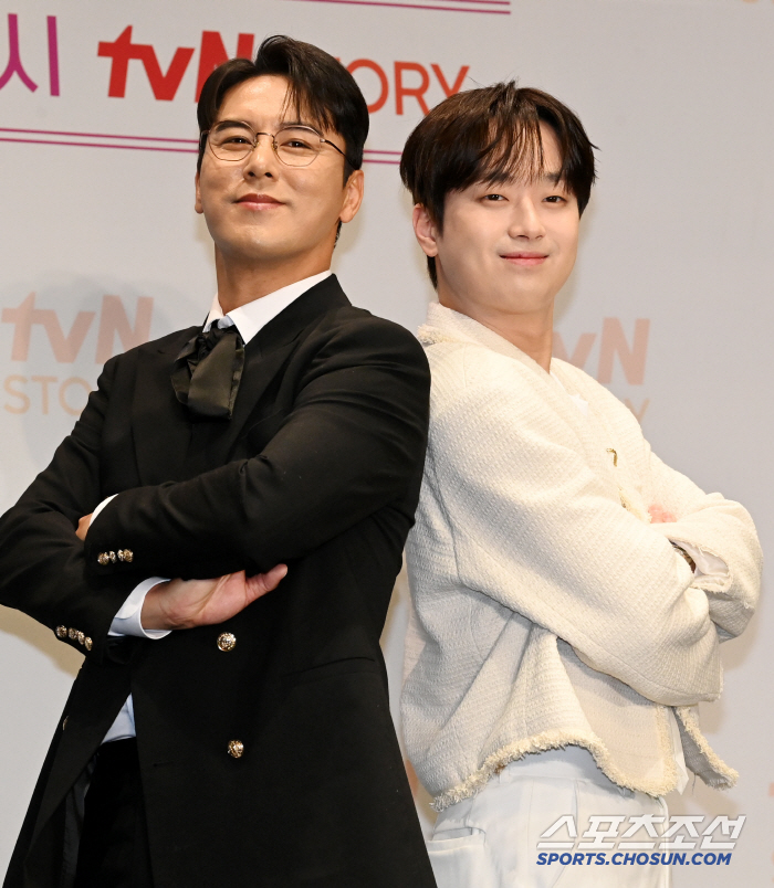 Jang Minho and Lee Chanwon, who worked as MCs for the first time, feel like singing together as participants (handsome trot)