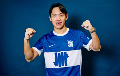  Lee Myungjae joined Birmingham City! Put it on 16 times and play Peach with Baek Seung Ho