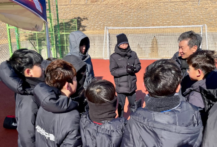 Candidate Chung Mong-kyu encourages Youngdeok Youth Soccer Tournament to take the first step since the election of KFA president was confirmed on the 26th