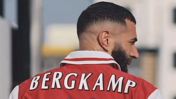 Director Arteta, scratch? Arsenal's recruitment to the transfer market encourages Benzema to wear Legendary Berkamp uniforms and stimulate Arteta